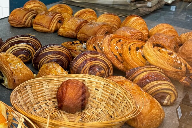 #1 Montmartre Pastries & Chocolate Food Tour with 6+ Tastings - Should You Book This Montmartre Pastries & Chocolate Tour?