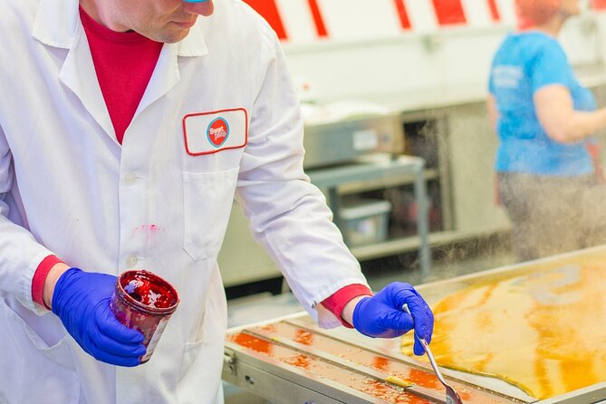 20 Minutes Chocolate & Candy Factory Tour in Jacksonville - What you’ll experience during the 20-minute candy mansion tour