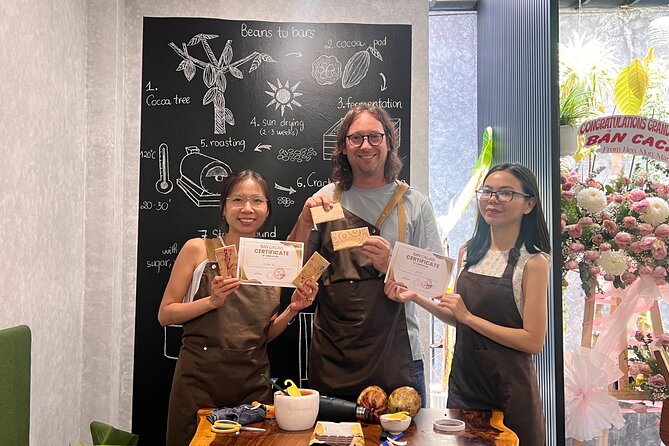 Bean to bar Chocolate Workshop in Ho Chi Minh City - Making your chocolate bar: from cacao paste to a finished, decorated take-home