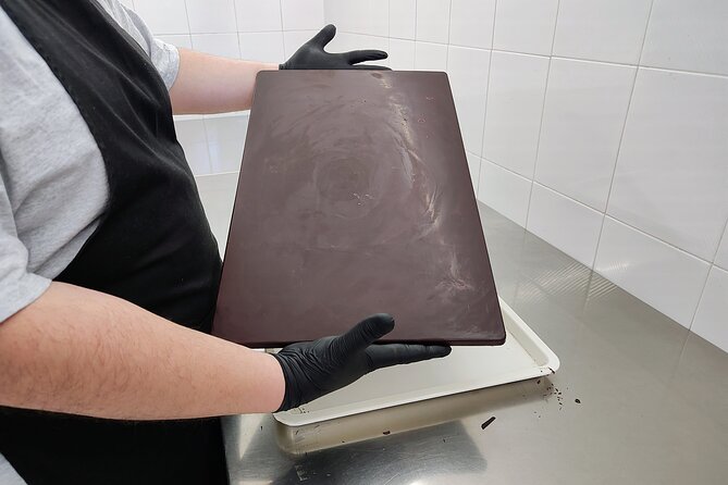 Become a chocolatier for a day, in Modica raw chocolate - Bean-to-bar lessons: the production steps you’ll follow