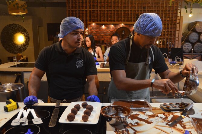 Chocolate Master Class & Taino Concept Store - Tempering and hands-on technique: the skill part that makes it fun
