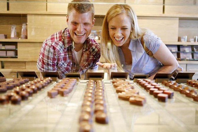 Chocolate Tasting with Lake Trip and City Tour: The Ultimate Lucerne Experience - Altstadt Lucerne on foot: Chapel Bridge, Lion Monument, and the castle area