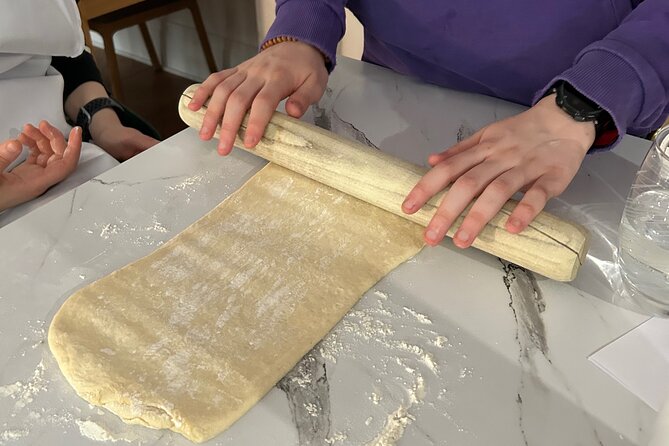 Croissants and pains au chocolat with a pastry chef in Paris - What You Actually Do in 2 Hours 30 Minutes (Dough, Lamination, Fermentation)