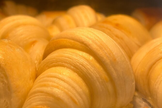 Croissants and pains au chocolat with a pastry chef in Paris - Dietary Needs, Cat Sensitivity, and the Age Guideline