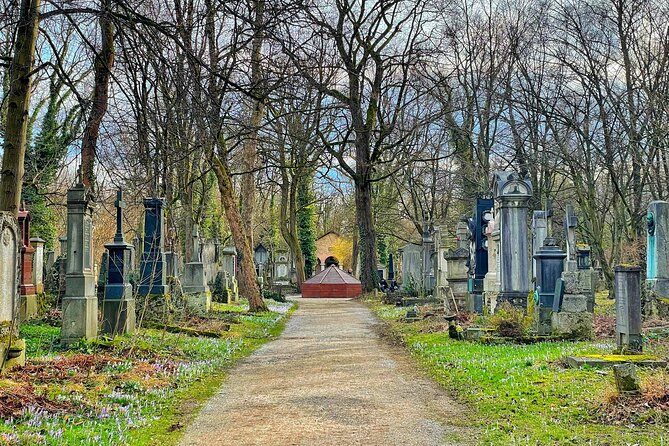 Death and Chocolate: Walking Tour of Munich's Old South Cemetery - Quick hits before you go
