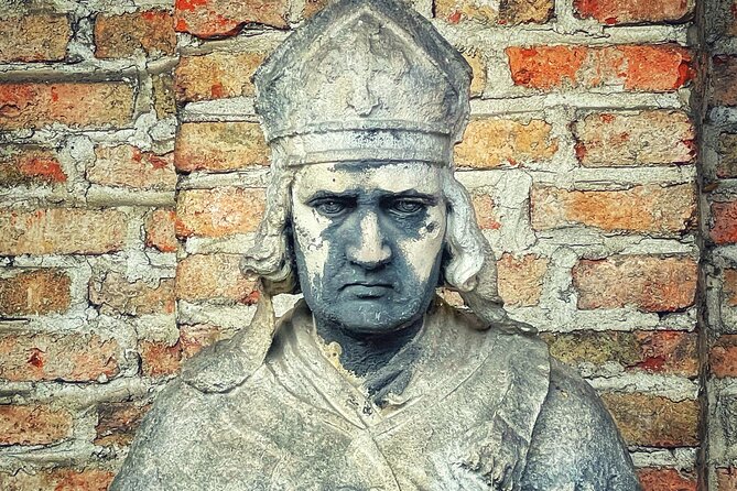 Death and Chocolate: Walking Tour of Munich's Old South Cemetery - Stop 3: Alter Südfriedhof and five centuries of Munich lives