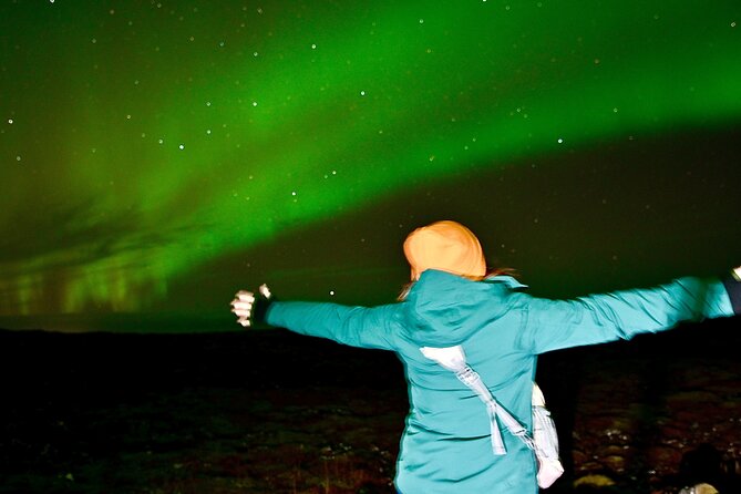 From Reykjavik 4x4 Minibus Northern Lights with Photo and Cocoa - Reykjavik to the Aurora Hunt: Why This Style Works