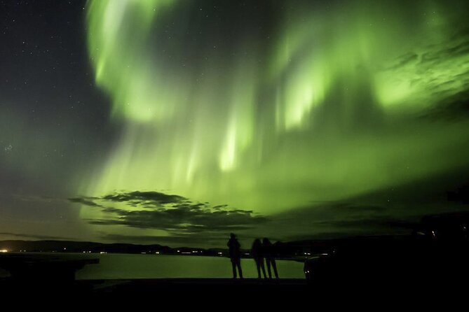 From Reykjavik 4x4 Minibus Northern Lights with Photo and Cocoa - Cocoa, Pastries, and Hand Warmers: The Comfort That Changes Everything
