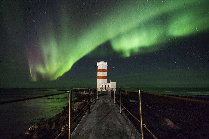 From Reykjavik 4x4 Minibus Northern Lights with Photo and Cocoa - Group Size (Max 16) and the “Real” Experience Flow