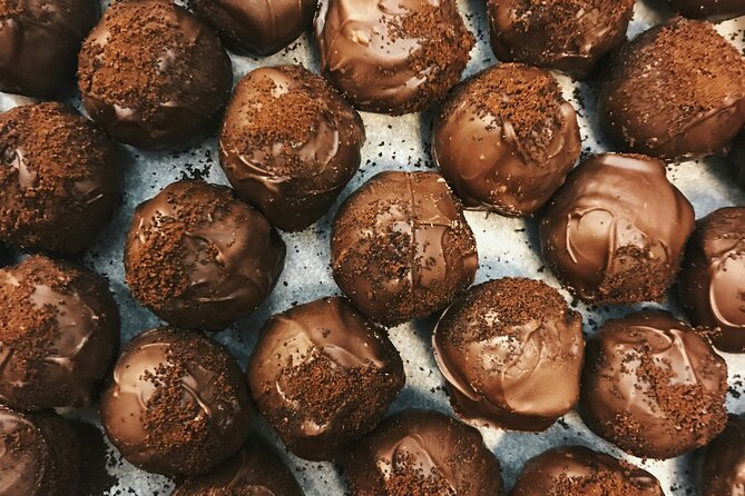 Geneva Chocolate & Sweet Delights Walking Tour by Do Eat Better - Stop 2: Rue du Rhône for Layered Chocolate Cake (and a Serious Dessert Moment)