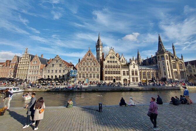 Ghent Chocolate Tasting and Sightseeing Tour - Art break in the streets: Where creativity shows up on your route