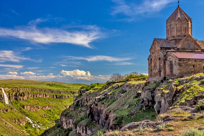 Group Tour: Hovhannavank, Saghmosavank, Chocolate House, Aghtsk - Guide and group dynamics: when bilingual info helps or slows