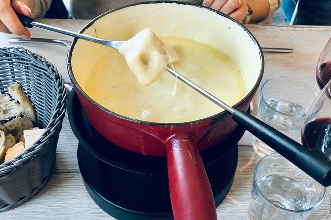 Gruyère Cheese and Chocolate Tasting Day Trip from Geneva - Stop 3: Maison Cailler and chocolate you can taste right away