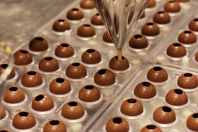 Guided Tour of the Chocolate Factory: Tasting Included - Cocoa Origins and Raw Ingredient Selection: The Lesson Part