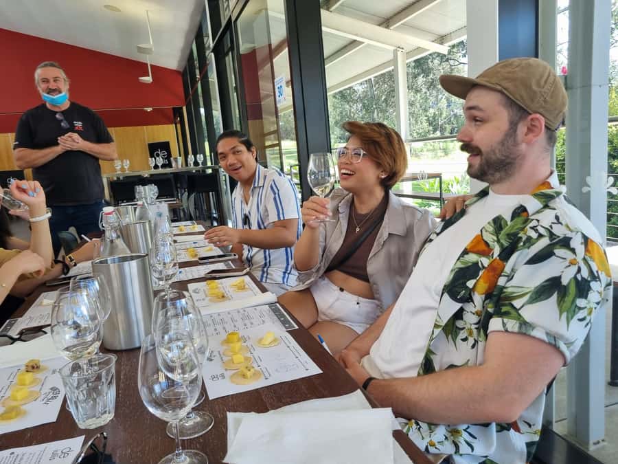Hunter Valley: Wine, Gin, Cheese and Chocolate Tour - Winery Stop 1: From Vineyard Time to Your First Serious Tasting