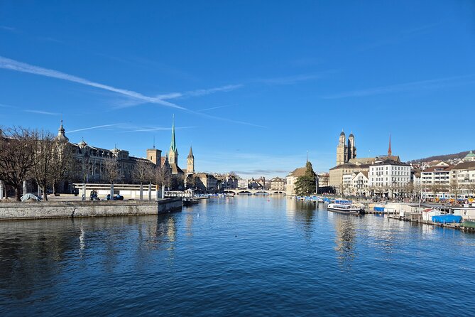 Lake Zurich Cruise and Lindt Home of Chocolate Visit - Boat Timing on Lake Zurich: Choose Your Sailing Carefully