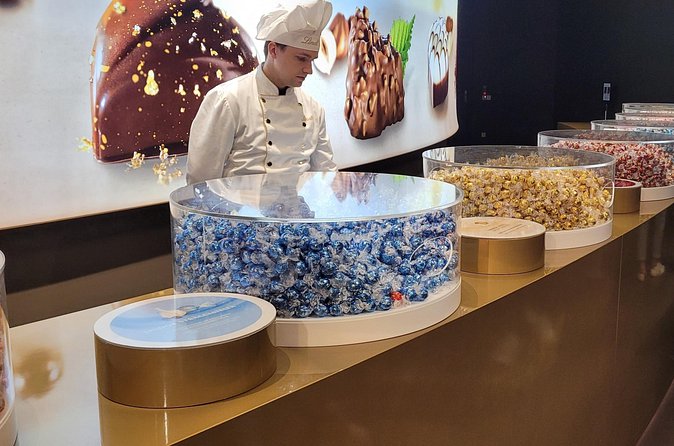 Last minute flexible entry for Lindt Home of Chocolate - The tasting part: chocolate fountains, samples, and the end payoff