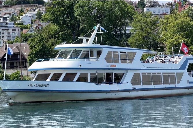 LINDT Home of Chocolate, Cruise On Lake Zurich And Old Town Walking Tour - Lindenhof Hill: the viewpoint that closes the loop