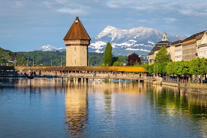 Lucerne CH Experience: Cheese, Chocolate, Chapel Bridge & Château - The Torbogen Luzern Bahnhof meeting point and a smooth start