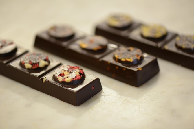 Make Your own Amazing Chocolate in Notting Hill - Your hands-on chocolate bar build: flavors, decorations, moulds