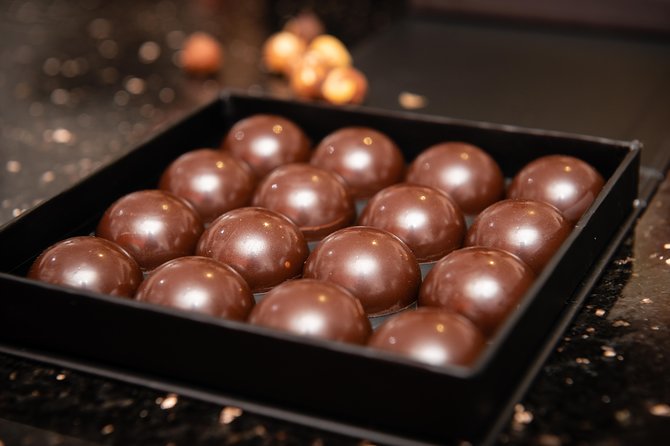 Molded Bonbons Chocolate making class in Paris (collective) - Key highlights I’d plan around