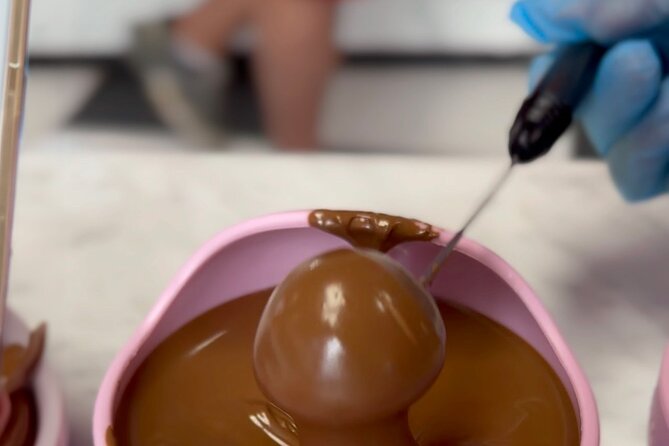 Mozart Kugel Workshop in Chocolate Museum Vienna "BO-YO" - The Pistachio-Marzipan Layer: The Part That Feels Like Skill-Building