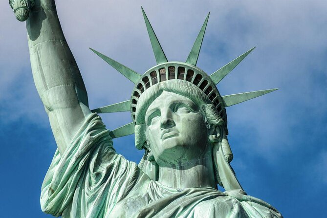 New York City Christmas Holiday Statue and Skyline Cocoa Cruise - Key Things I’d Prioritize on This Cruise