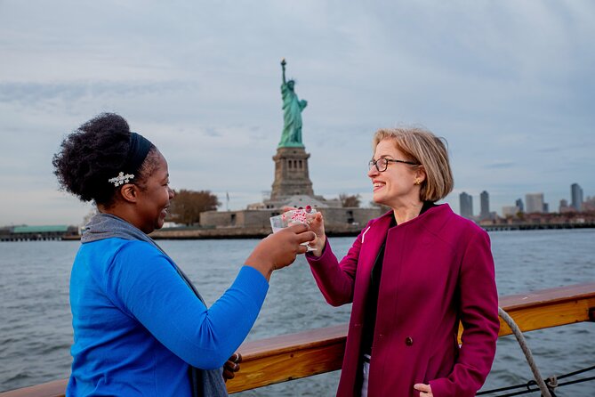 New York City Christmas Holiday Statue and Skyline Cocoa Cruise - How Weather Affects Your Plan (and What to Do)