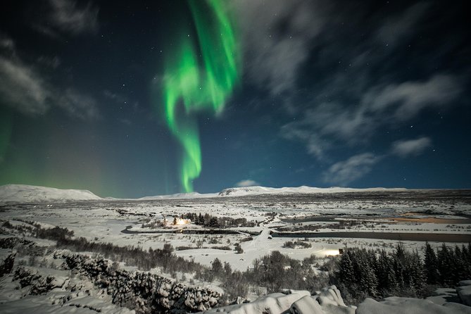 Northern Lights Bus Tour from Reykjavik with Hot Chocolate - How the Night Works: Chasing Best Spots Without Losing the Plot