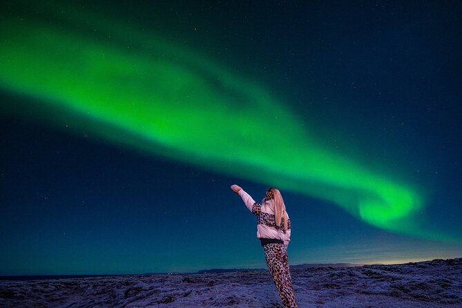 Northern Lights Jeep Tour - Icelandic Guide | Photos | Cocoa - The guide’s job: spotting the lights and teaching you how to see them