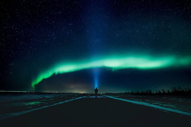 Northern Lights Small-Group Tour with Free Photos & Hot Chocolate - Hot chocolate, Hraun chocolate, and why comfort affects your odds