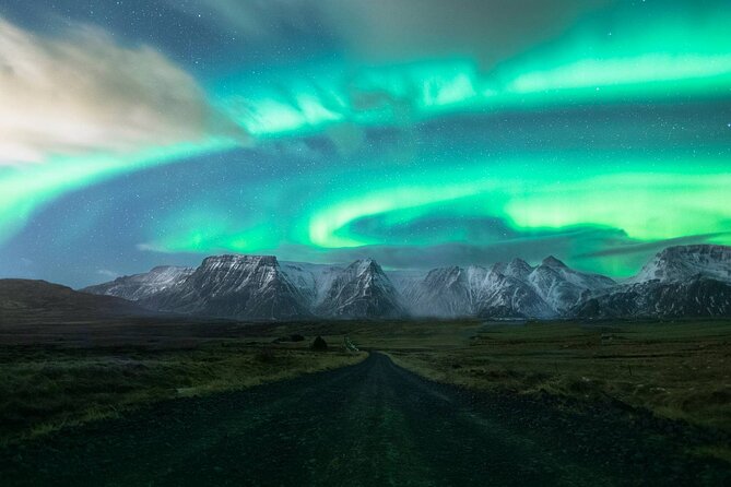 Northern Lights Small-Group Tour with Free Photos & Hot Chocolate - Gear you don’t get (and what to plan for)