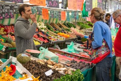 Paris Marché d’Aligre Walking Tour with Chocolate and Cheese Tasting - The 2-Hour Walk: How the Pace Really Works