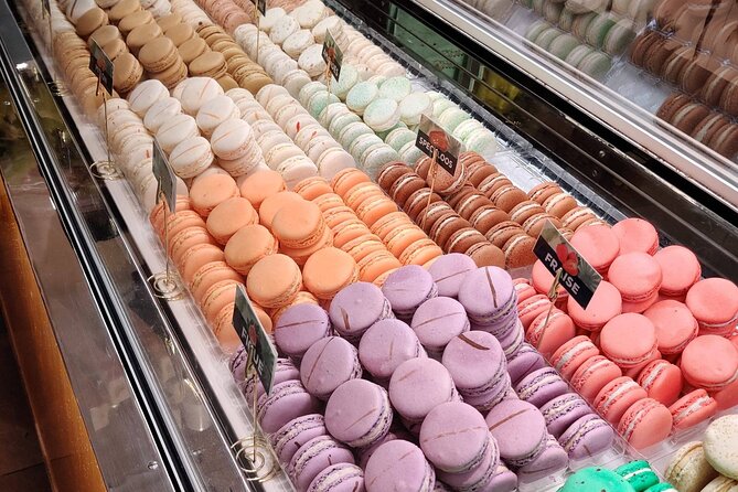Paris Small-Group Montmartre Chocolate & Pastry Walking Tour - Entering Montmartre with a 10:00 a.m. sweet plan