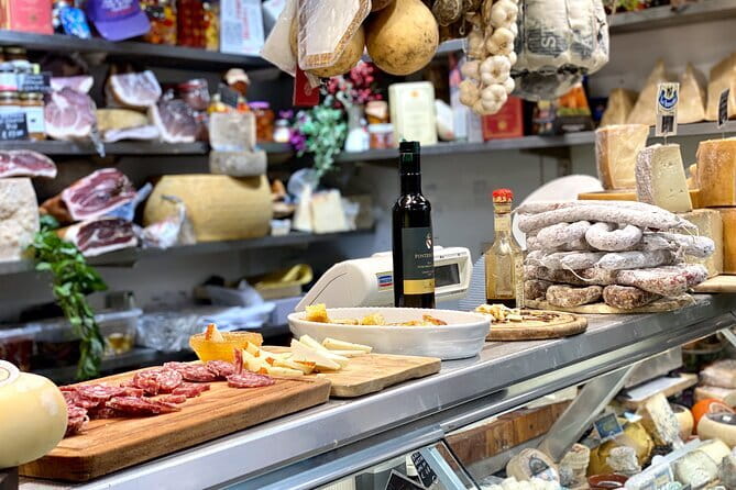 Private Coffee and Sweets Tour Caffé, Chocolate, Gelato & More - Private guide energy: why groups love the experience