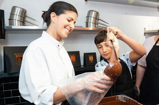 Private Family Chocolate Making Class in Paris - Bonbon tasting: small bites that teach flavor