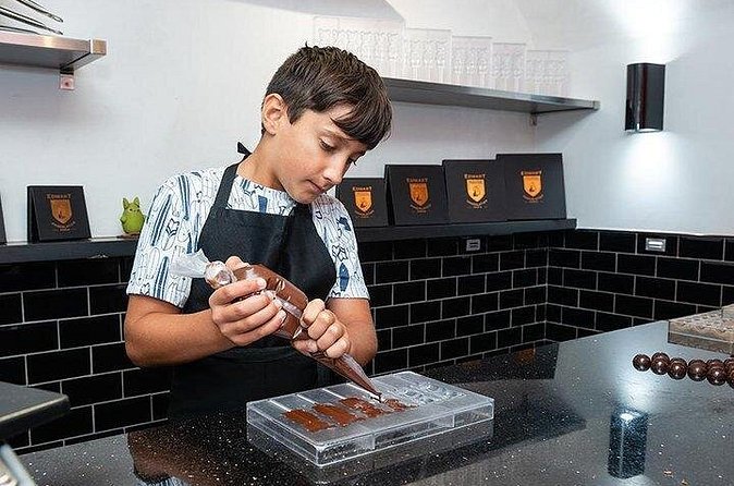 Private Family Chocolate Making Class in Paris - Price and logistics: where the $359.26 per group fits