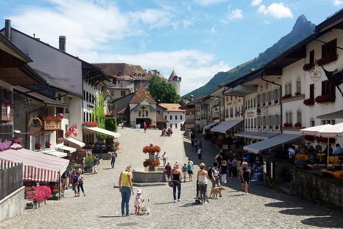 Private Swiss Cheese and Chocolate Tour from Interlaken - Jaun and the mountain pass: views and bakery culture