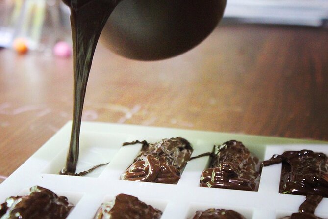 Puerto Viejo hands on chocolate making class. From bean to bar, get chocolatey! - Why this cacao tree visit changes how you taste chocolate