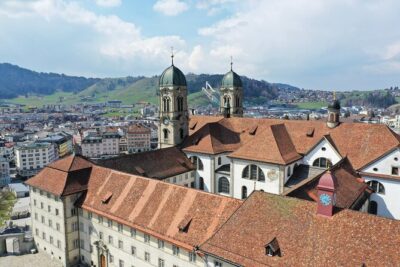 Rapperswil, Cheese, and Lindt Home of Chocolate from Zurich - Milchmanufaktur Einsiedeln: Cheese-Making Show Dairy and Tastings