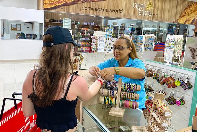 Shopping tour Punta Cana rum cigars coffee larimar chocolate souvenirs mamajuan - Rum and mamajuana tasting: fun, but pace it like a pro