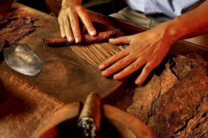 Shopping tour Punta Cana rum cigars coffee larimar chocolate souvenirs mamajuan - Larimar history and jewelry shopping: how a stone becomes a souvenir story