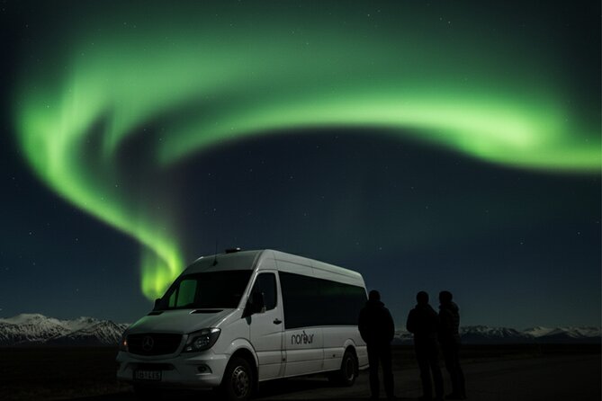 Small-Group Tour: Northern Lights with Photos & Hot Chocolate - Key things that make this tour work