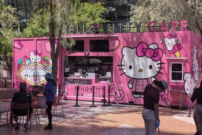 Sweet Side of Vegas: Chocolate and Candy Tour with Free Samples - Where you meet and how your insulated bag saves the day