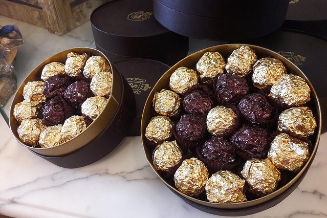 Turin Sweet & Chocolate Walking Food Tour by Do Eat Better - Stop 2 at Largo Vittorio Emanuele II: pastries and classic café sweetness