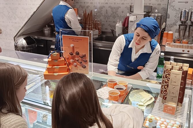 Venchi Rialto: Chocolate Tasting Experience in Venice - Meet Lucia: why the guide turns a tasting into an experience