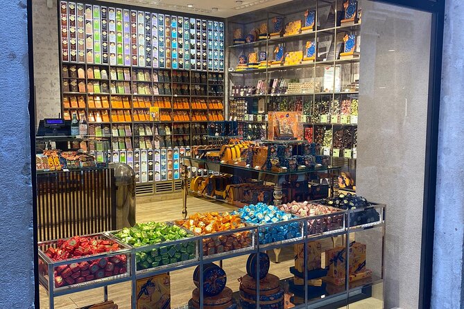 Venchi Rialto: Chocolate Tasting Experience in Venice - The discount and gift: how the hour can stretch into real spending power