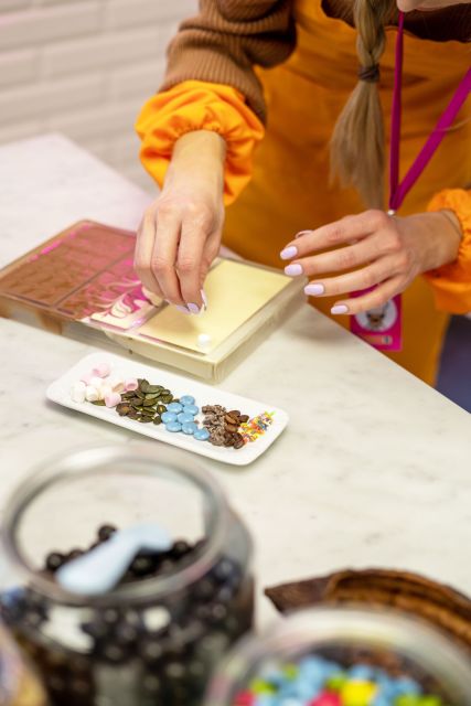 Vienna: Chocolate Workshop in Chocolate Museum w/ Tasting - Making three unique chocolate bars you decorate your way