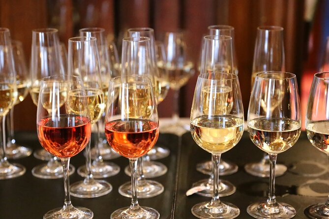 Yarra Valley Wine Tour inc lunch with a glass of wine, tastings and chocolate - The pacing that makes the day easier: snacks, photo stops, and Dane’s kind of guidance