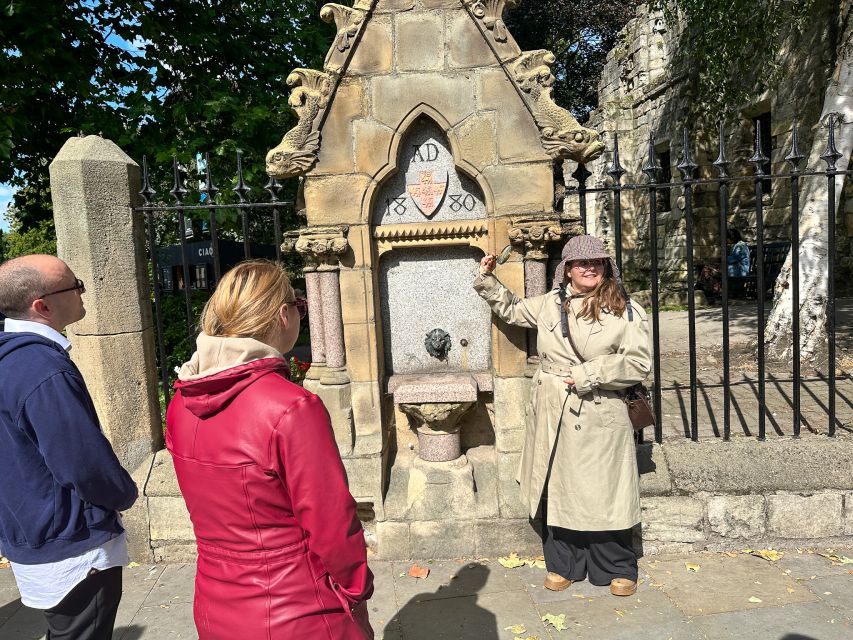York: Historical Gems Tour & A Taste of York Chocolate - Bootham Bar, High Petergate, Stonegate: gates, famous names, and the “street as story” idea